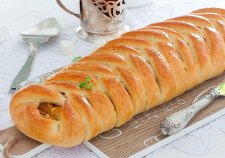 От постной до праздничной: три рецепта кулебяки, которую стоит испечь