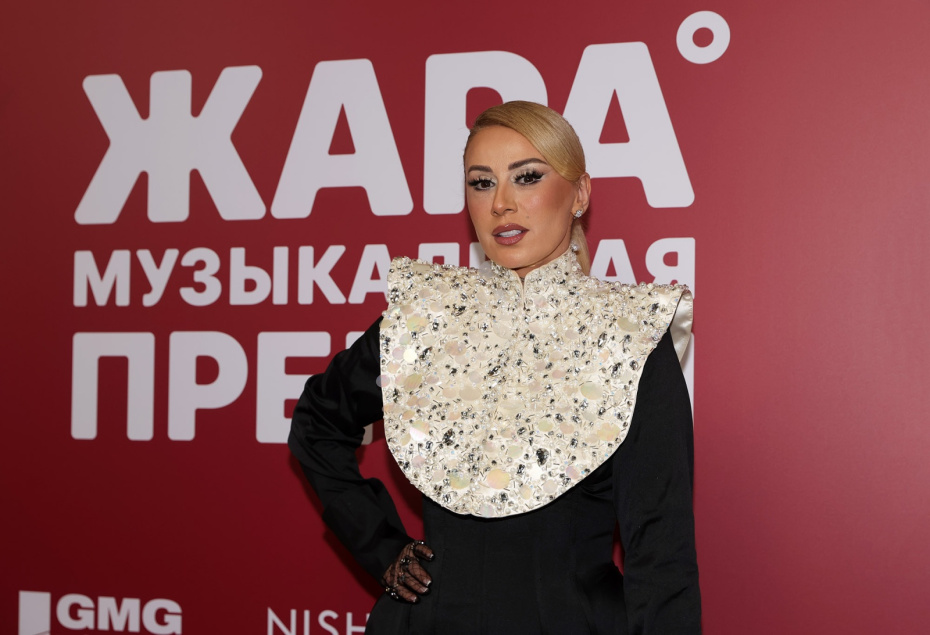 Певица Роза Зергерли во время фотосессии на Музыкальной премии «Жара Music Awards 2026»