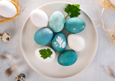 Гастроэнтеролог рассказала, какие краски нельзя использовать для пасхальных яиц