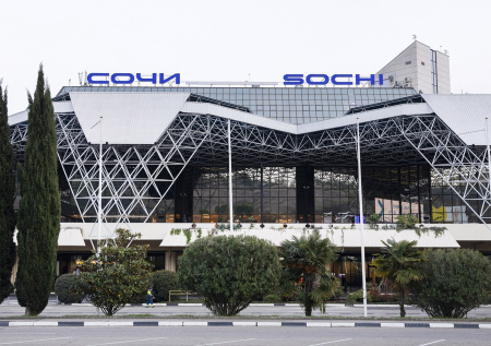 Пять рейсов не смогли приземлиться в Сочи