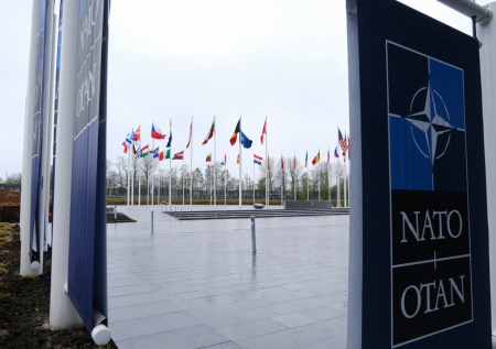 Политолог раскрыл, выйдут ли США из НАТО после предательства союзников