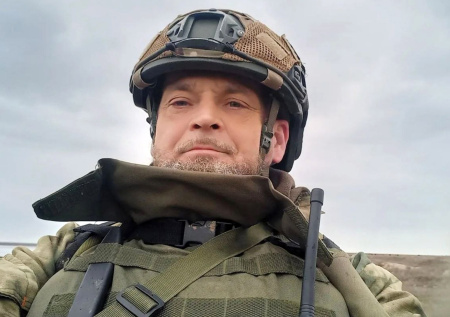 «Ни разу не надел белый халат»: военный врач Тоха — о боях на СВО и мире