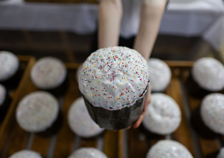 Нутрициолог раскрыла, какую порцию кулича можно съесть на Пасху