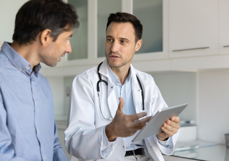 Топ-8 опасных мифов о венерических инфекциях: спасительный ликбез от врача