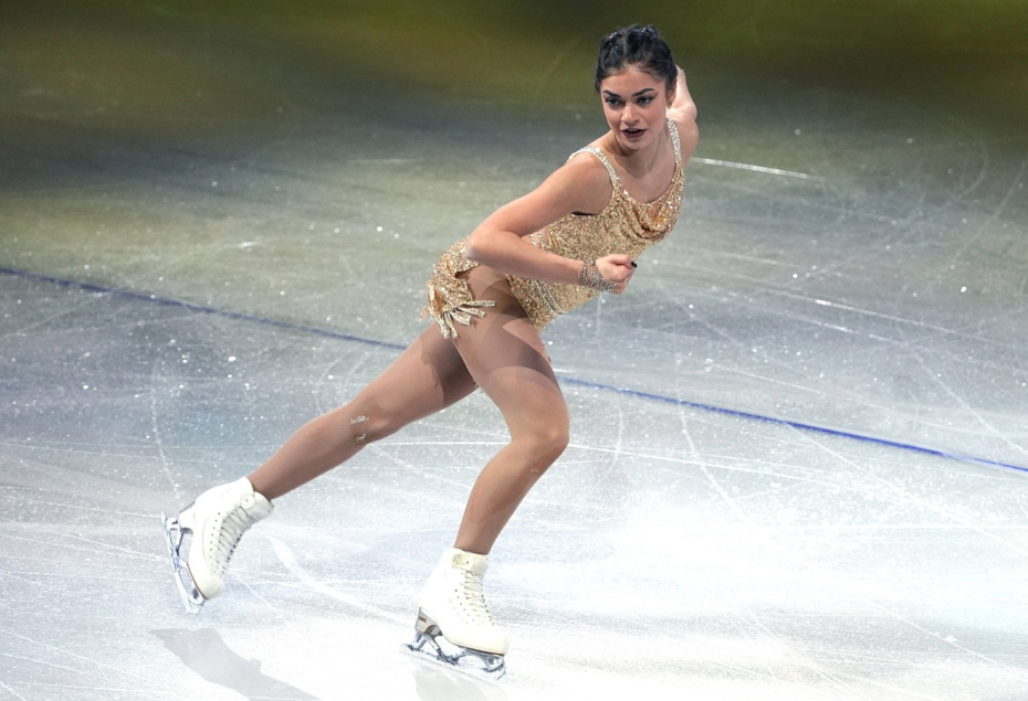 Российская фигуристка Аделия Петросян на показательных выступлениях на XXV зимних Олимпийских играх в Милане