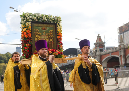 Пасхальный крестный ход: значение, история и как стать участником