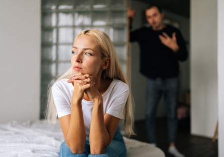 Психолог назвала признаки того, что партнер является абьюзером