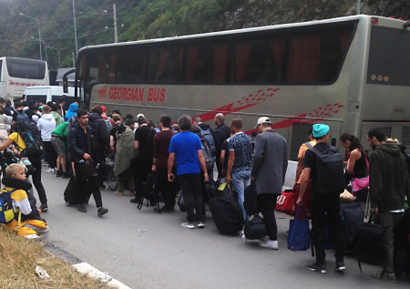 «Верхний Ларс» закрыли для всех видов транспорта