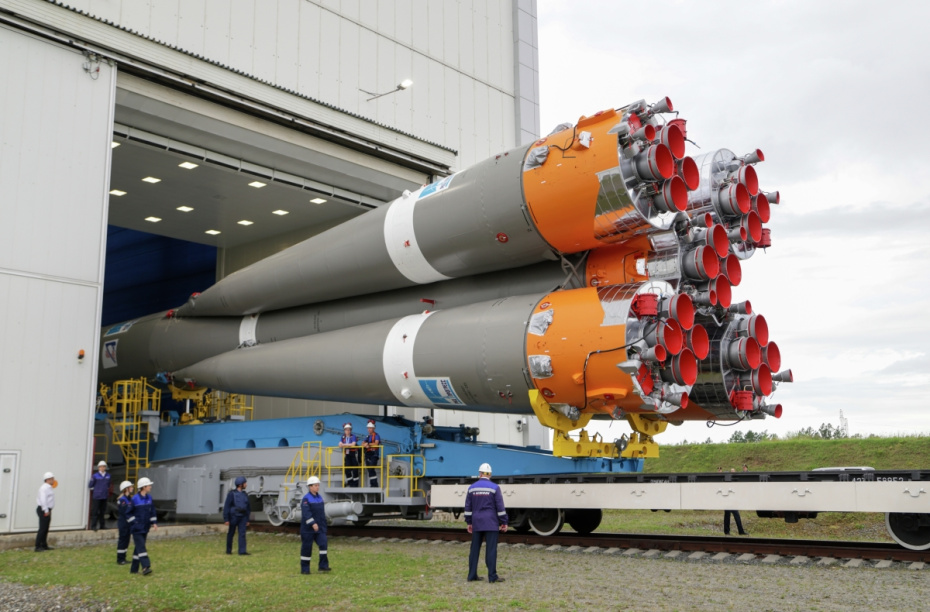 Вывоз ракетоносителя «Союз-2.1б» со спутниками «Ионосфера-М»