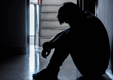 Увидеть плачущего покойника во сне: опасно ли это и чего ждать наяву