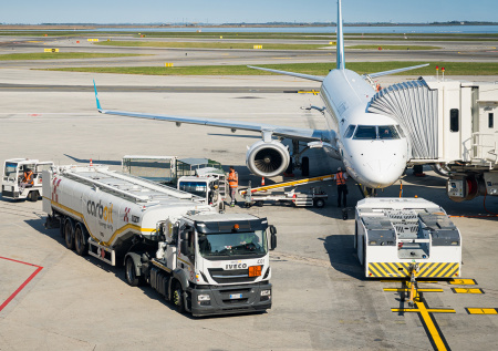 Некоторые страны ЕС могут полностью лишиться авиатоплива к лету