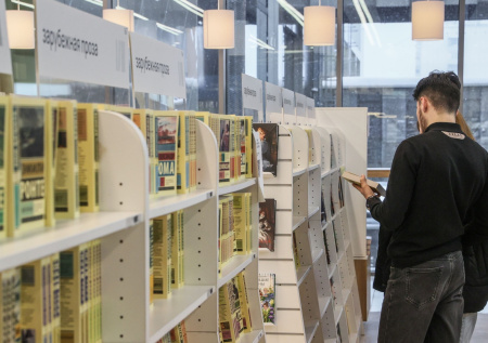 Новый роман Виктора Пелевина будет посвящен делу Эпштейна