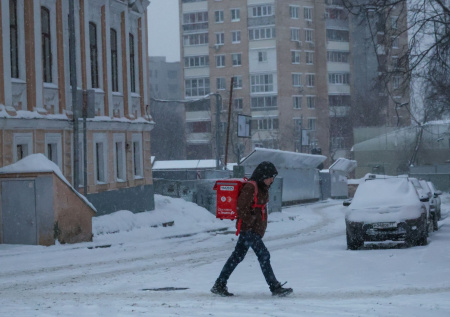 Москву накрыло слоем снега