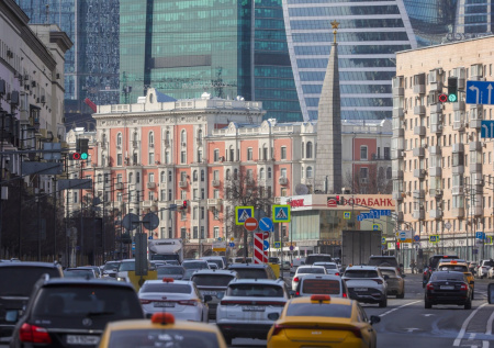 Биолог объяснил, как место жительства влияет на работу мозга