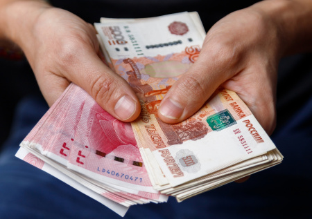 Экономист рассказал, в какой валюте выгоднее всего хранить деньги