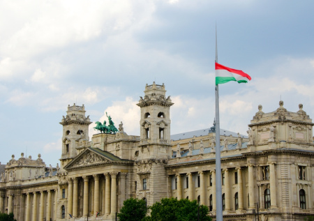 Стало известно, что собирается учинить Киев после выборов в Венгрии