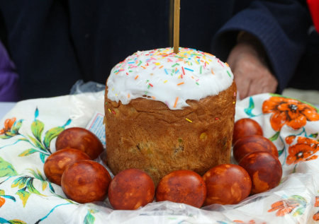 В РПЦ назвали продукты, которые можно освящать перед Пасхой