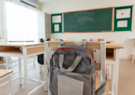 Названа дата выпускных балов в российских школах