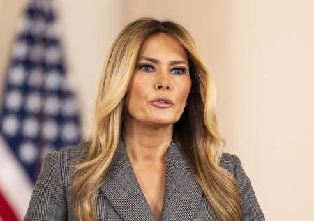 На Западе удивились заявлению Мелании Трамп об Эпштейне