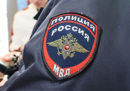 Полиция спасла мальчика, которого отец на год замуровал в фургоне