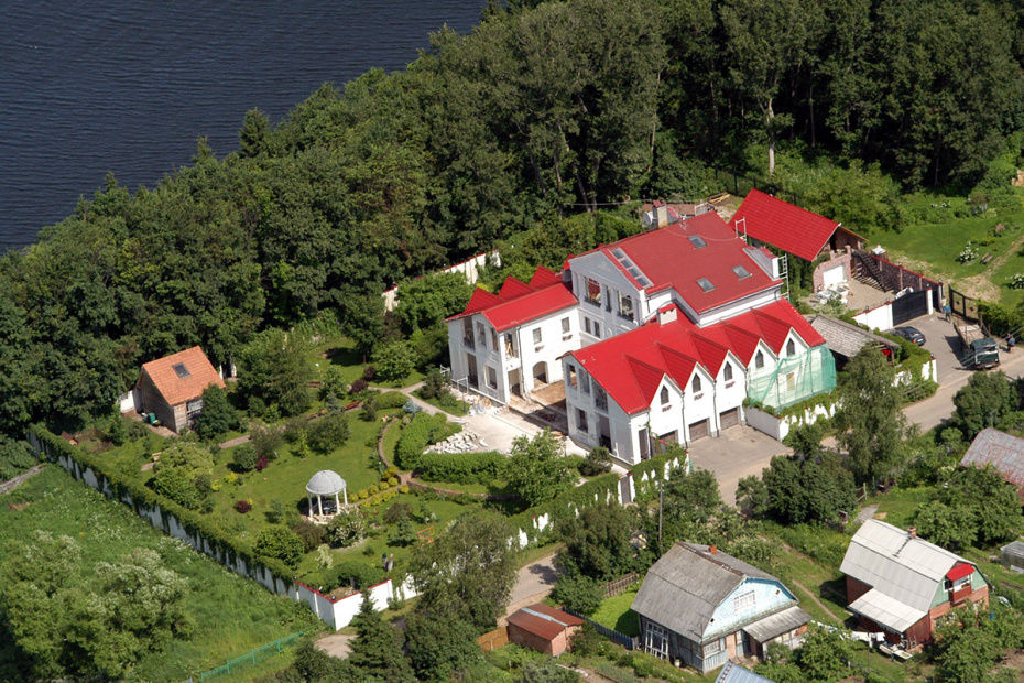 Особняк Аллы Пугачевой на берегу Истринского водохранилища