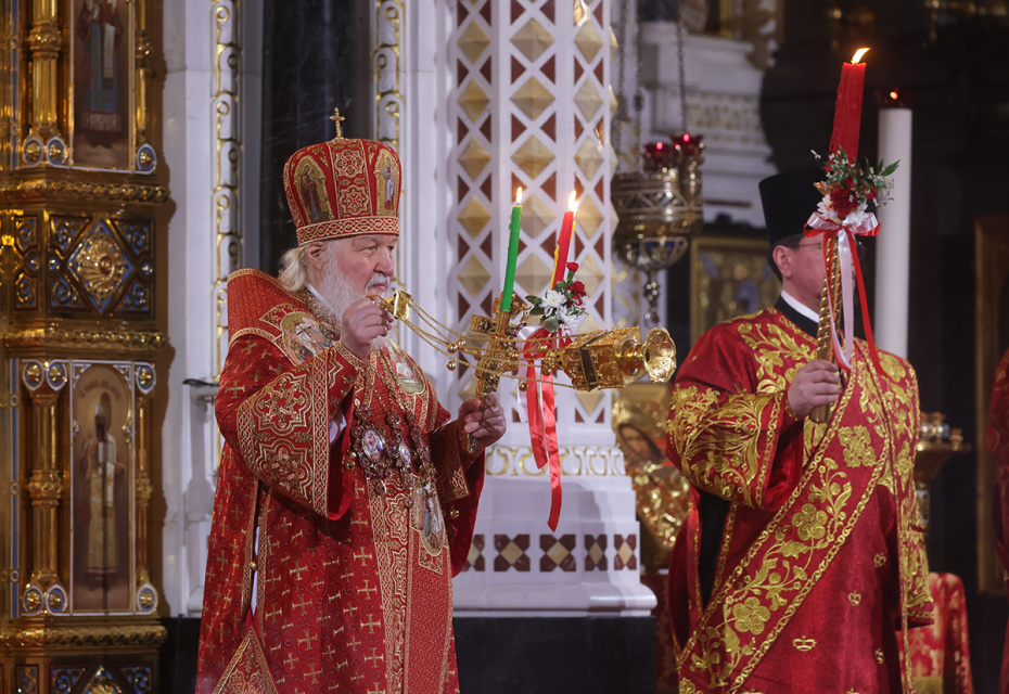 Патриарх Московский и всея Руси Кирилл на праздничном пасхальном богослужении в храме Христа Спасителя в Москве
