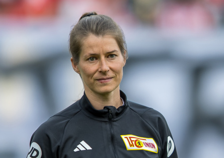 Главным тренером клуба чемпионата Германии по футболу стала женщина