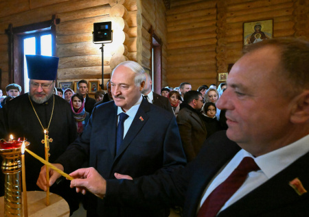 Лукашенко назвал свое любимое занятие в храме на Пасху