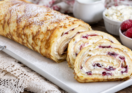 Беру 3 яйца и пеку пласт на противне: рулет к чаю и завтраку вместо надоевших сырников и блинов