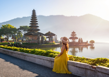 Губернатор Бали поблагодарил Россию за туристов