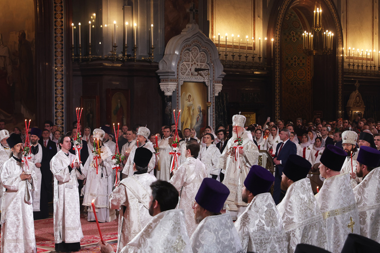 Патриарх Московский и всея Руси Кирилл на праздничном пасхальном богослужении в храме Христа Спасителя в Москве