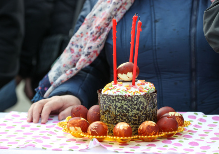 Пасхальный кулич гигантских размеров испекли в Крыму