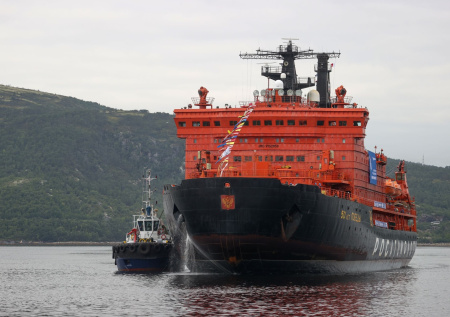 Российские ледоколы дали гудок в честь Гагарина