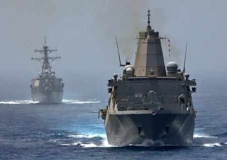 Трамп объяснил цели американцев в Ормузском проливе