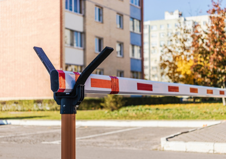 Россиянам раскрыли, что грозит за самовольную установку шлагбаума во дворе