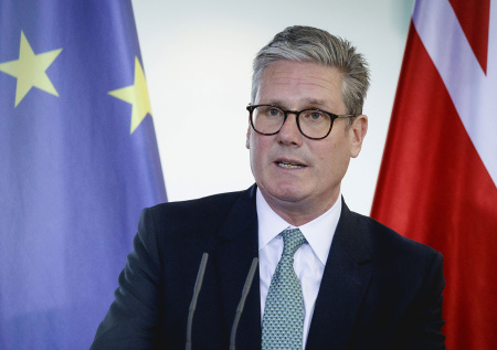 Стармер: Великобритания не присоединится к блокаде Ормузского пролива