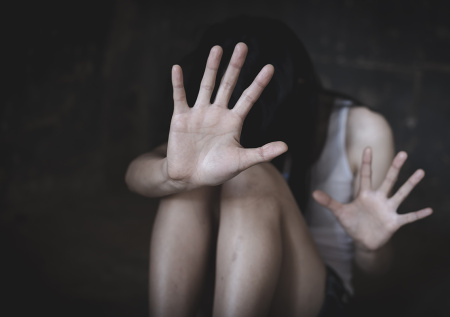 Женщина два года провела в подвале с ведром вместо туалета