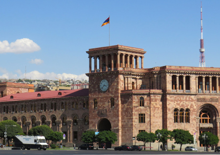 Армению захлестнули митинги