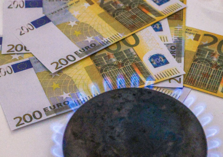 «Инстинкт самосохранения»: Дмитриев об энергетической риторике в ЕС