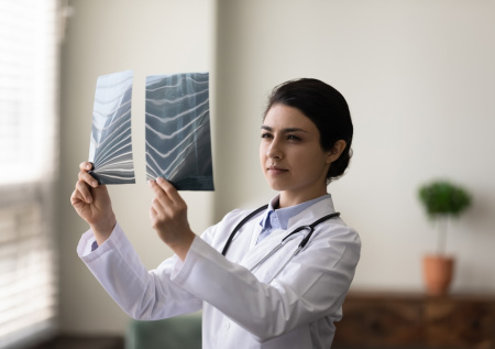 Врач поставила точку в споре, можно ли доверять ИИ свое здоровье