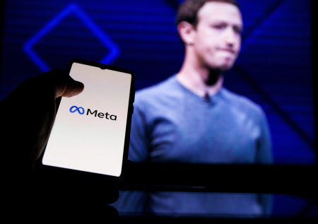 Meta создает ИИ-двойника Цукерберга