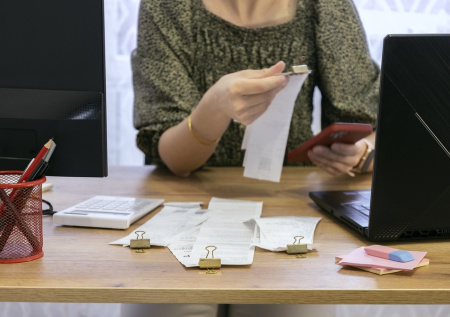 Юрист дал совет звездам, которые имеют долги по налогам