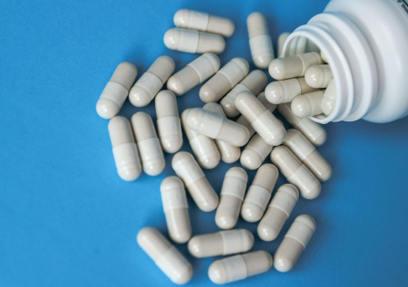 Врач перечислил лекарства, после приема которых нельзя водить машину