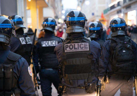 «Похоронные» обыски прошли в Елисейском дворце