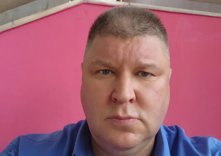 Слухи об ампутации, митинги, новые фильмы: как живет актер Андрей Свиридов