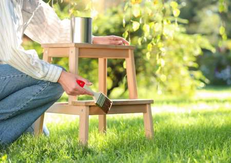 Ремонт деревянной садовой мебели и заборов после зимы: 5 шагов к обновлению