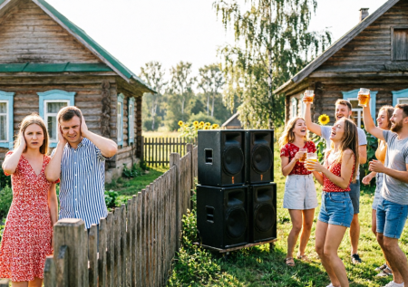 Сосед на даче нарушает закон: как доказать, куда жаловаться и что делать
