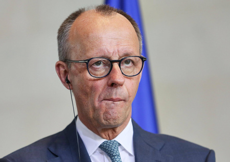 Мерц предложил обходной путь поставки нефти в Венгрию