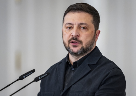 Экс-нардеп объяснил, зачем Евросоюз помогает Зеленскому оставаться у власти