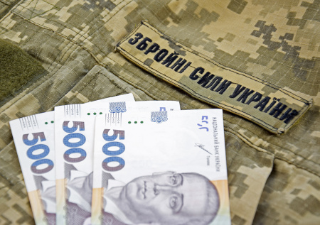 «Никчемные документы»: политолог о продлении военного сбора на Украине